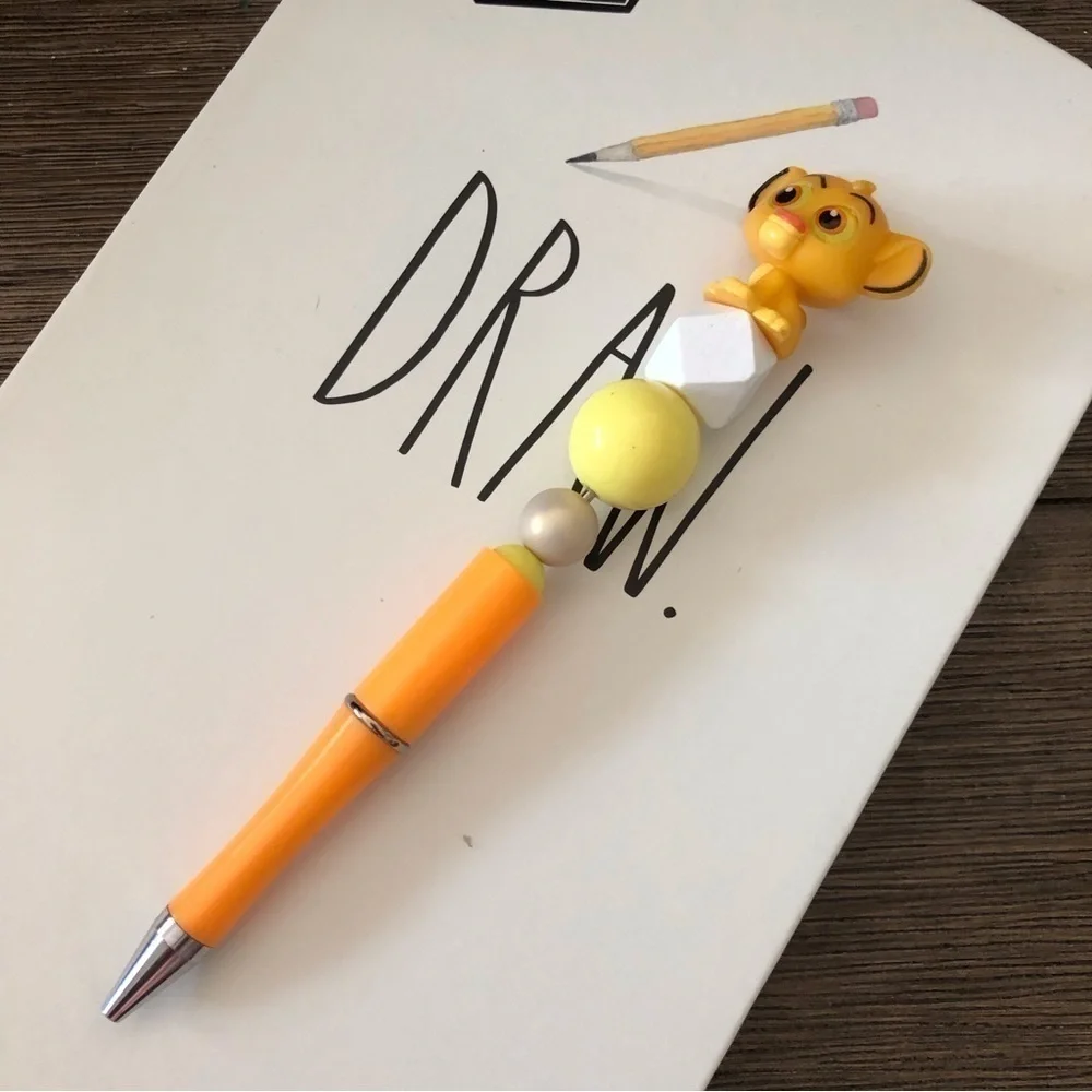 Disney Doorables: The Lion King: Simba handmade beaded pen